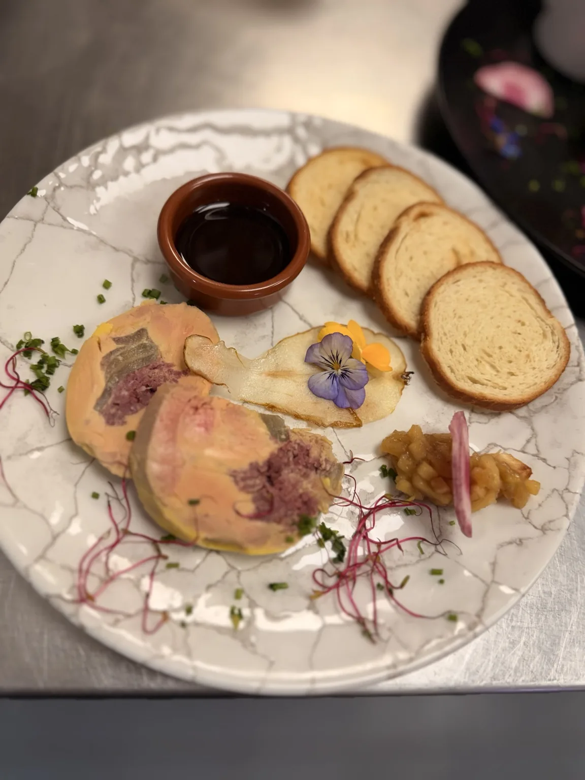 Foie gras maison servi au restaurant La Galetière à Valognes