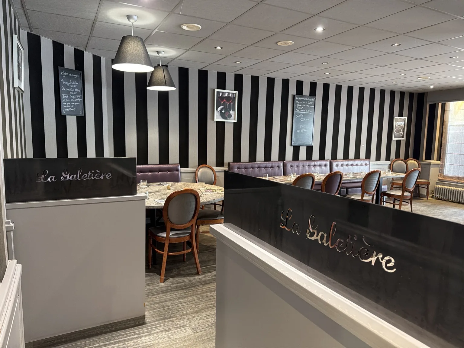 Intérieur de La Galetière, restaurant et crêperie à Valognes